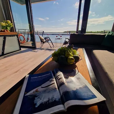 Houseboat - Dom Na Wodzie - Karawela Διαμέρισμα Γκντανσκ